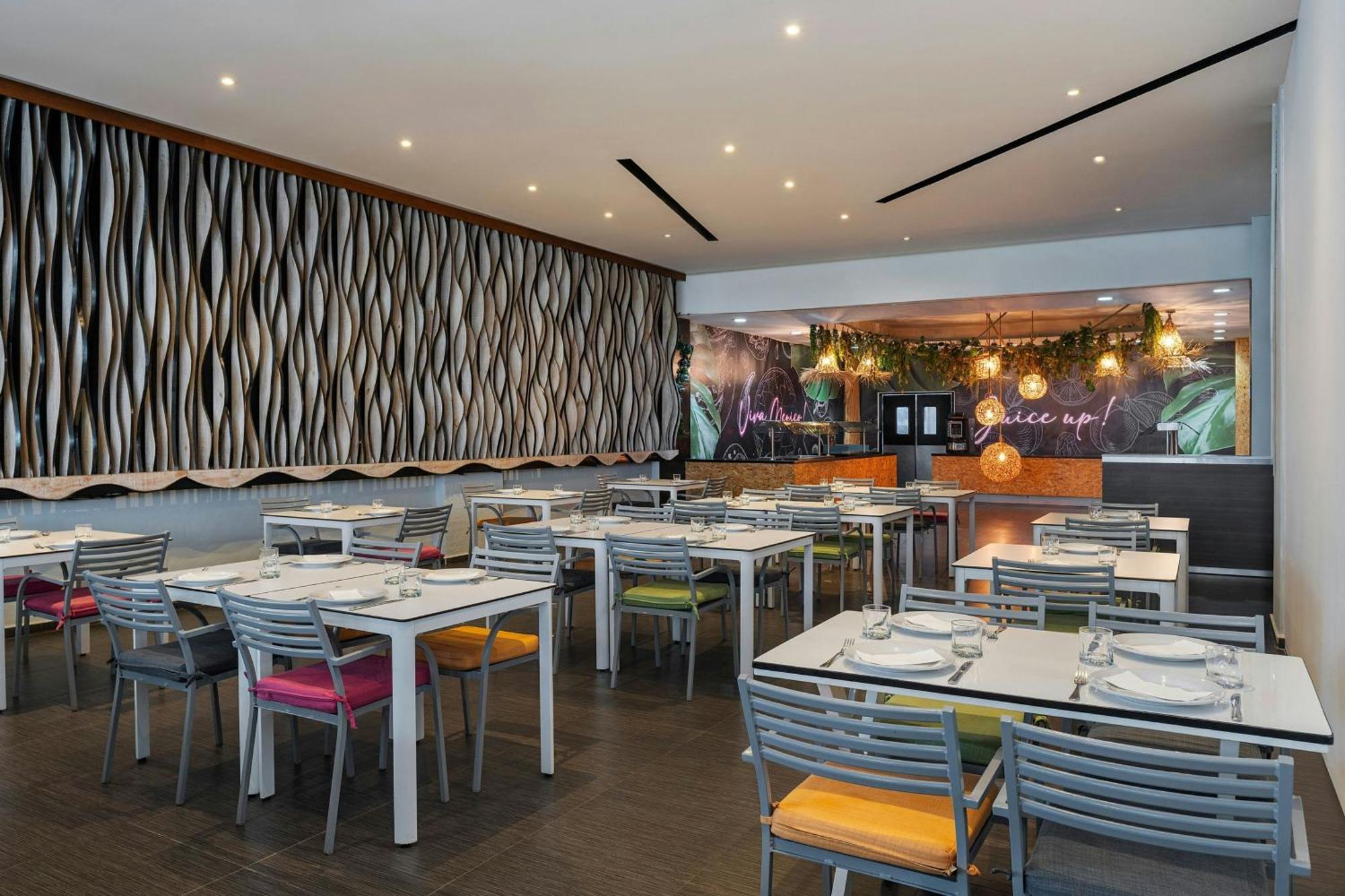 Renovated Aloft Cancun Exterior photo