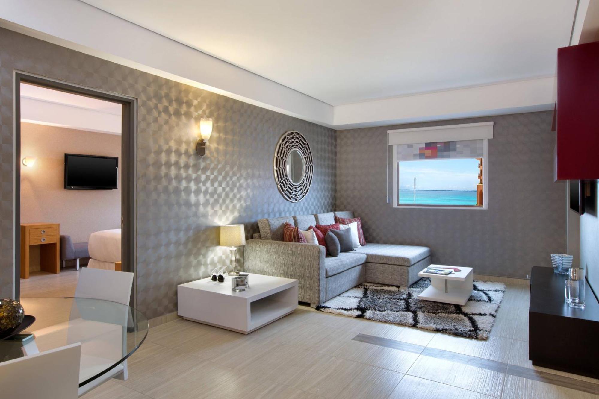 Renovated Aloft Cancun Exterior photo